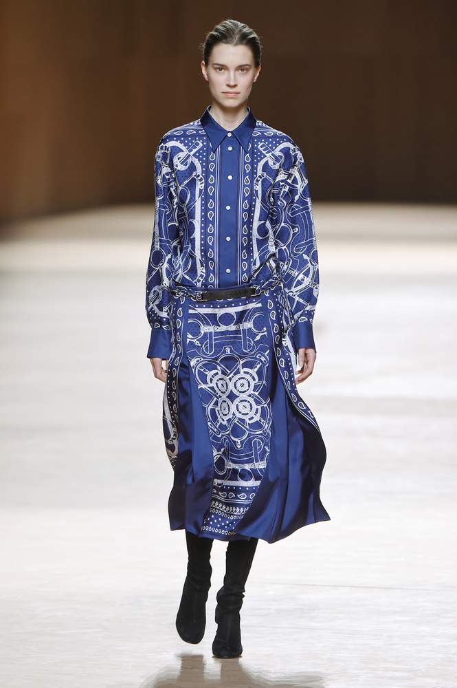 Indigo Eperon d’Or bandana silk twill print man’s shirt and skirt with inverted pleats, Hermès AW15