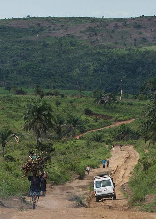A Land Cruiser that serves as an ambulance on the rutted road from Gungu to Mukedi&amp;nbsp;
